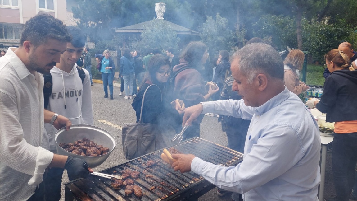 12.Sınıf Öğrencilerimiz ve Öğretmenlerimiz ile Mangal Etkinliğimiz