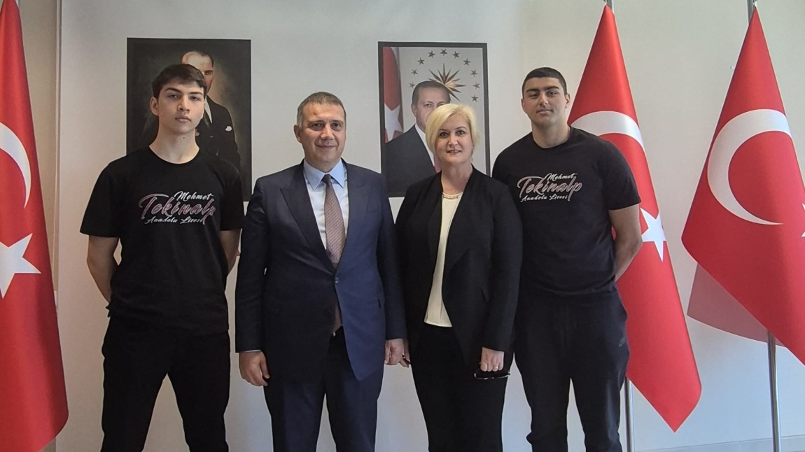 Sportif faaliyetlerde Türkiye derecesi olan öğrencilerimizle ilçe milli eğitim müdürümüz Sayın Metin Çangır ile birlikte kaymakamımız Sayın Ümit Hüseyin Güney’i ziyaret ettik.