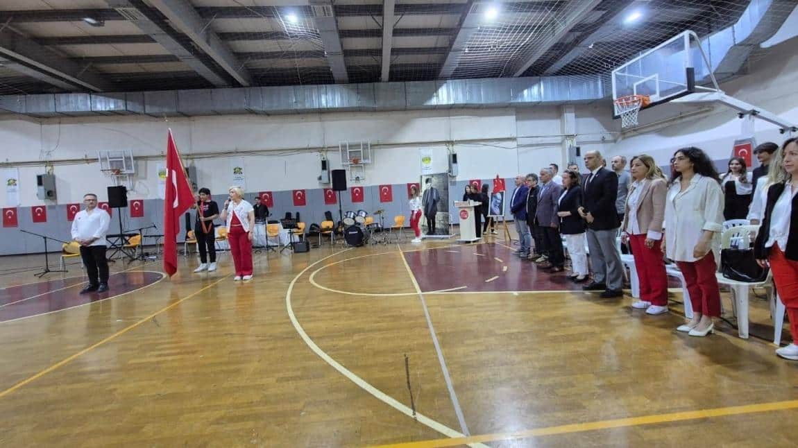 19 Mayıs Atatürk’ü Anma Gençlik ve Spor Bayramı okul törenimizi okulumuz Spor Salonunda Coşkuyla  kutladık.  